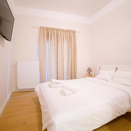 New Modern 2Nd Floor Apartment เทสซาโลนิกิ ภายนอก รูปภาพ