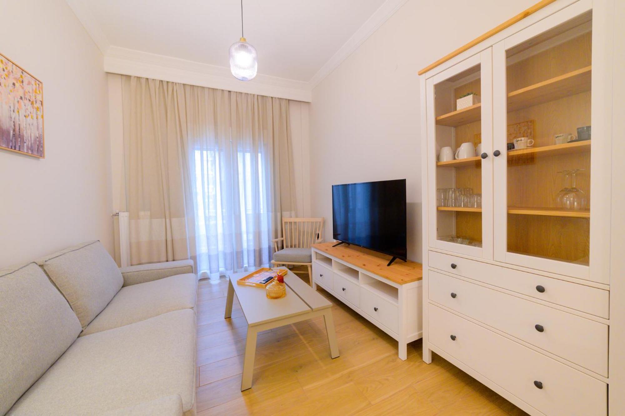 New Modern 2Nd Floor Apartment เทสซาโลนิกิ ภายนอก รูปภาพ