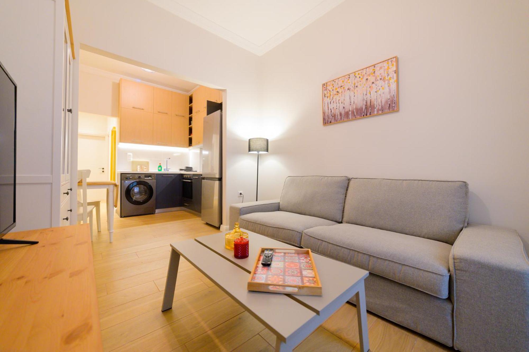 New Modern 2Nd Floor Apartment เทสซาโลนิกิ ภายนอก รูปภาพ