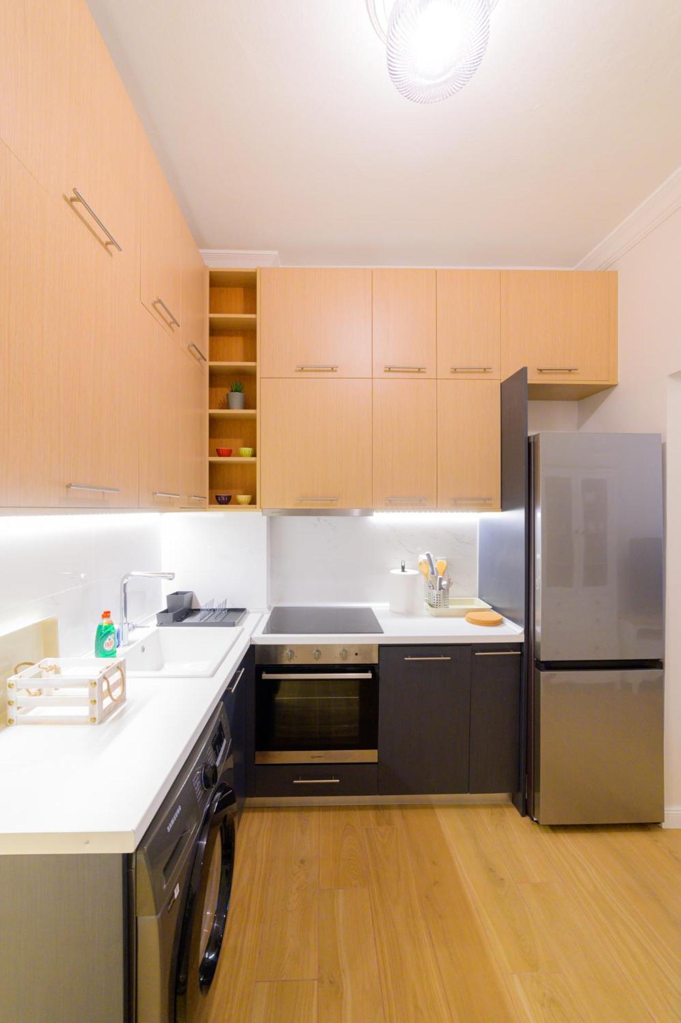 New Modern 2Nd Floor Apartment เทสซาโลนิกิ ภายนอก รูปภาพ