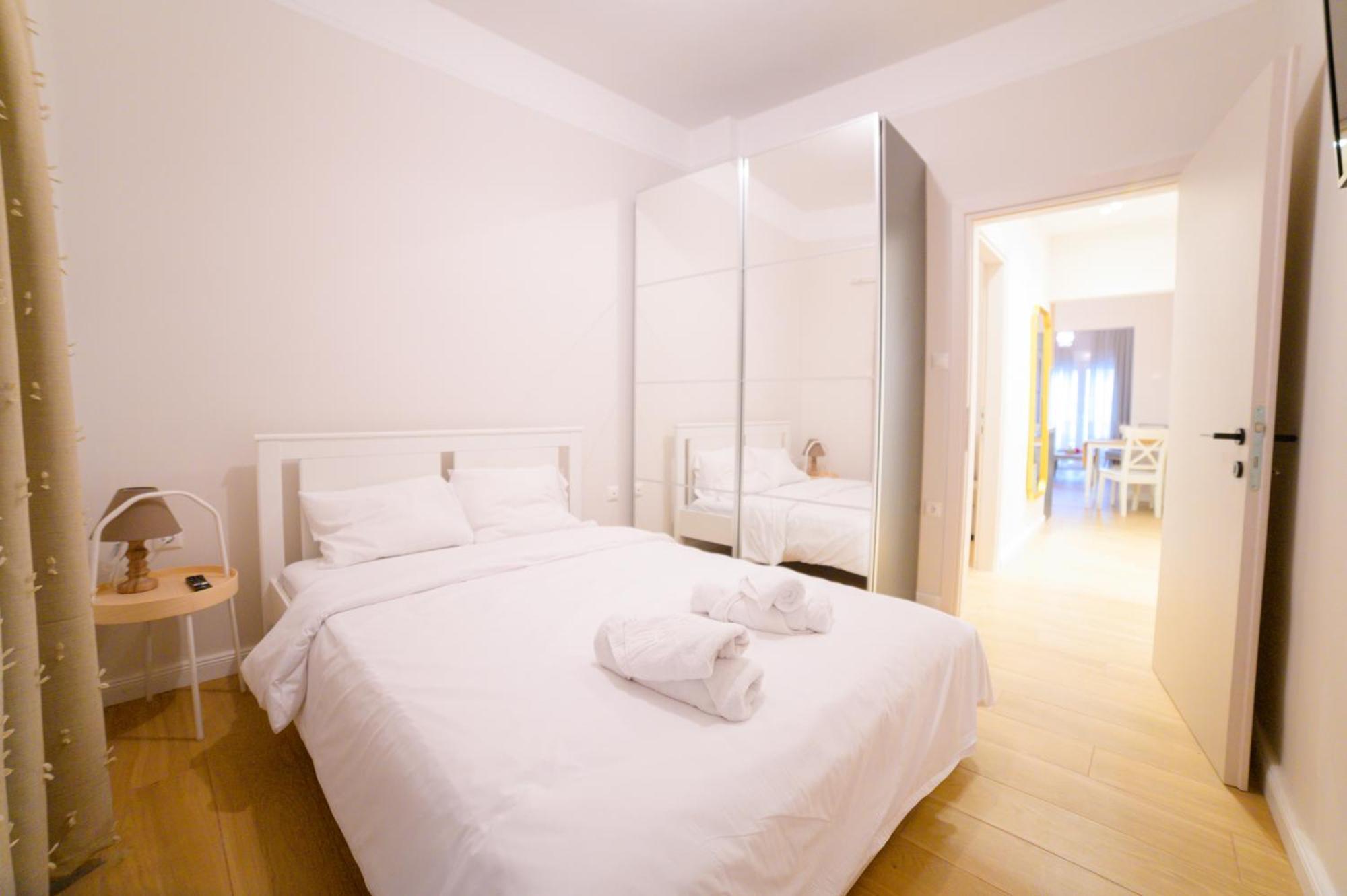 New Modern 2Nd Floor Apartment เทสซาโลนิกิ ภายนอก รูปภาพ