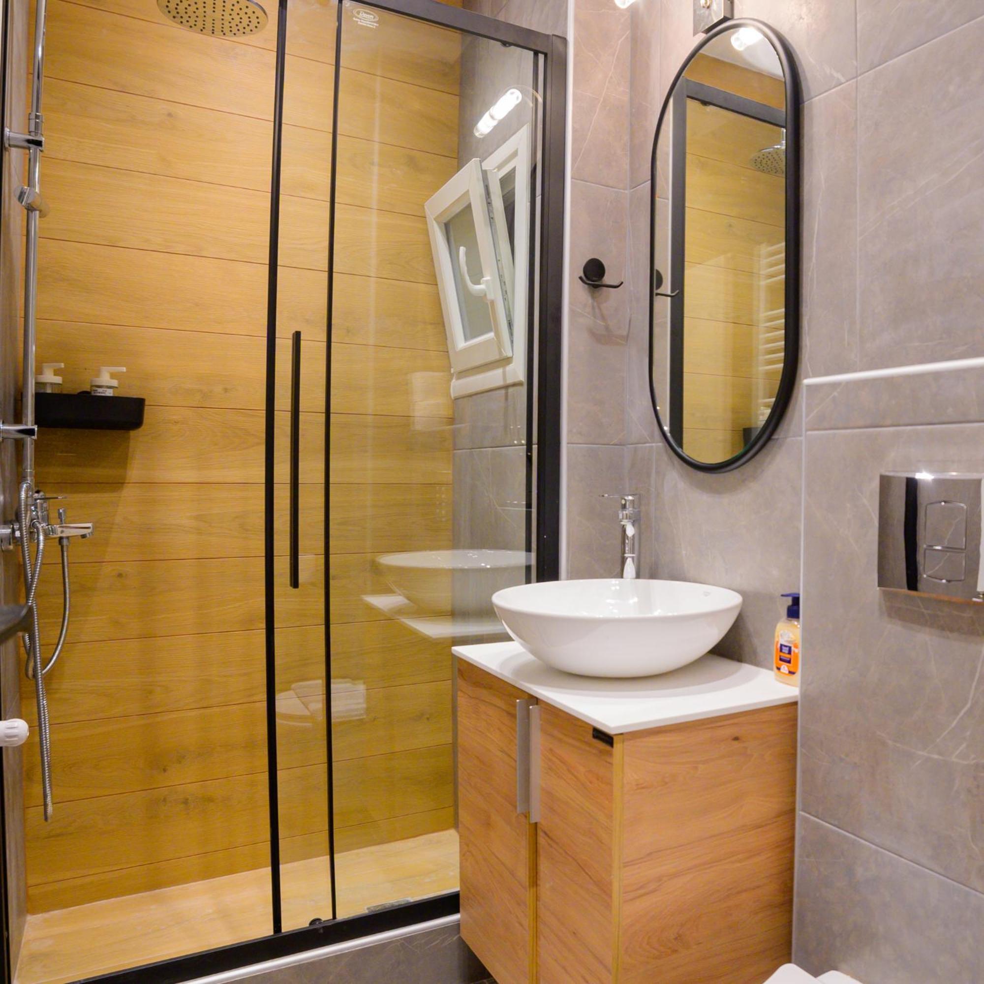 New Modern 2Nd Floor Apartment เทสซาโลนิกิ ภายนอก รูปภาพ